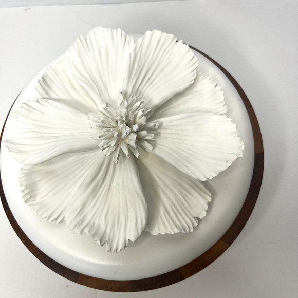 White Porcelain Magnolia Flower 3 D Wood Circular Box Keepsake Trinket Jewelry B - Picture 4 of 14